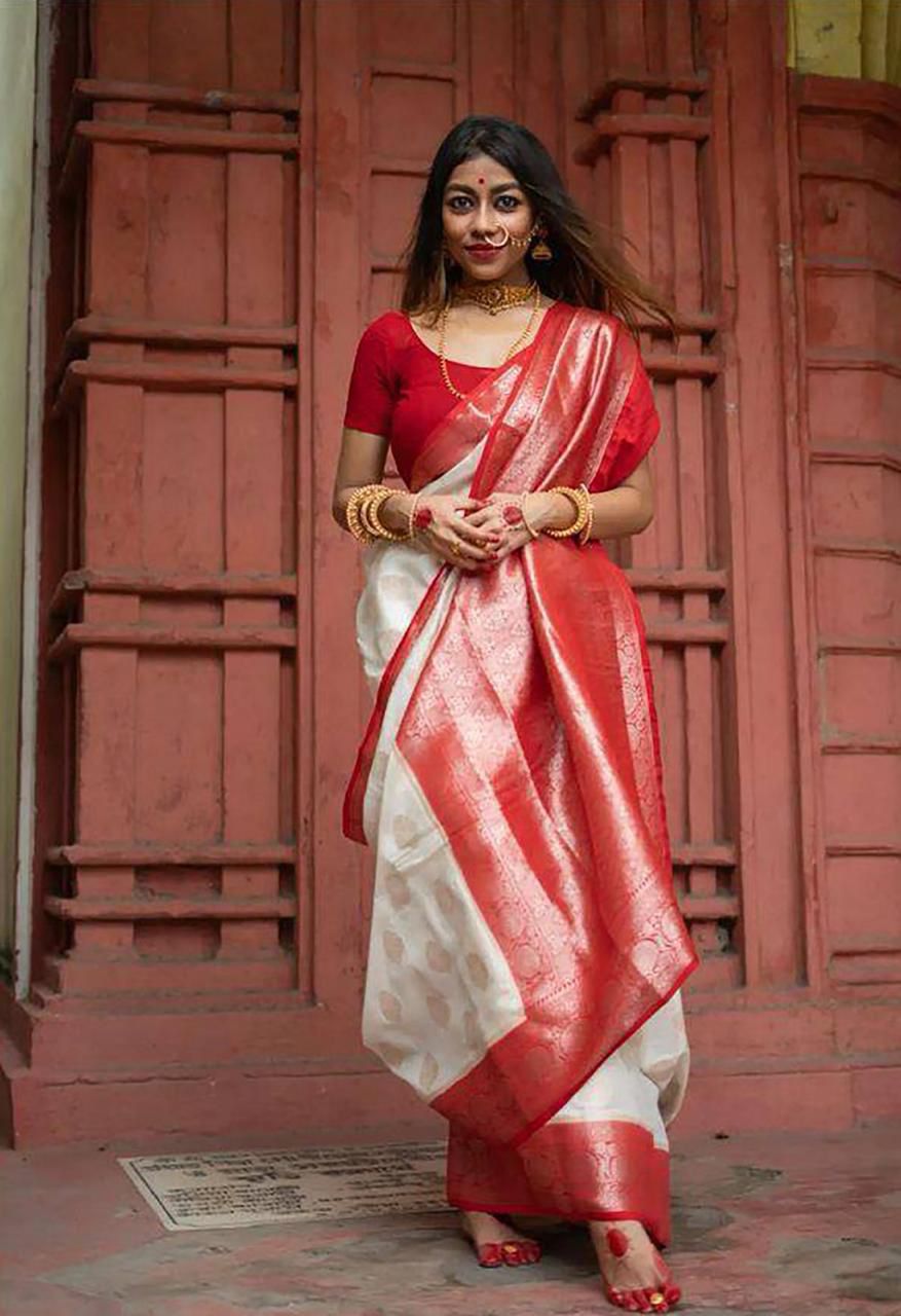 Women's Banarasi Style Pure Saree With Un-Stitched Blouse